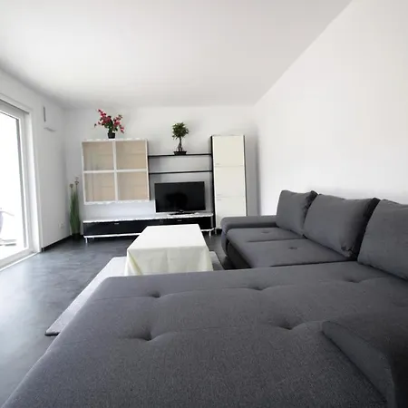 Apartment Barrierefreie 3-zimmer Neubauwohnung *